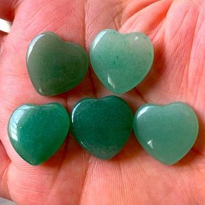 🆑 2 Mini Heart Shape Jade Stone Crystals 🆑